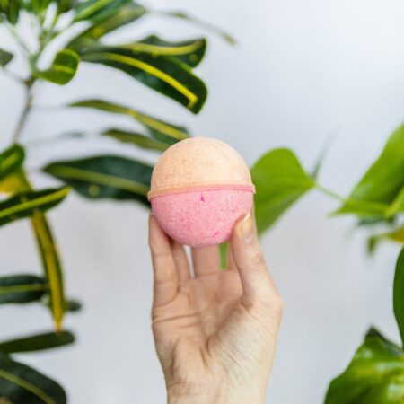 Moisturizing Bath Bomb (12 scents to select from)