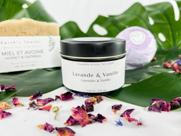 Relaxing spa gift set including a moisturizing bath bomb, an exfoliating soap and a soy candle