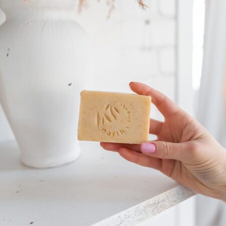 Homemade Oatmeal and Honey Moisturizing Soap Bar