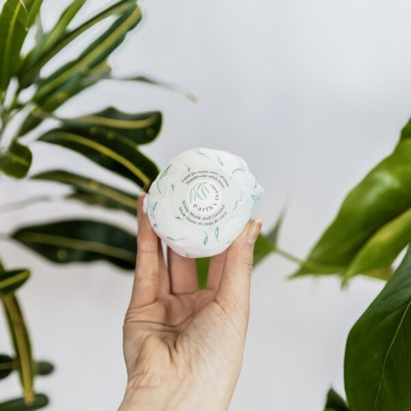 White Musk and Coconut Bath Bomb