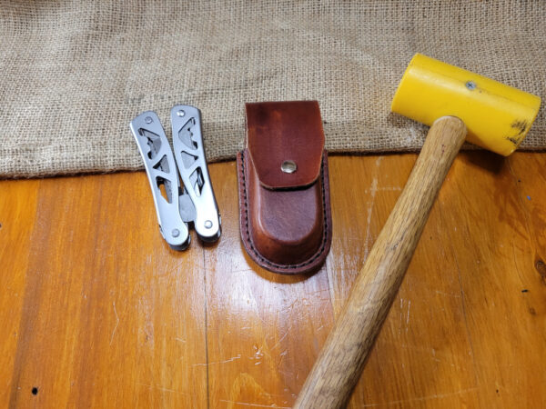Handmade leather multi-tool case w/ tool