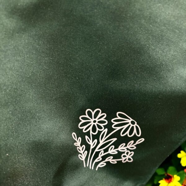 Garden Apron with Pockets - Green with Charming Design Choices