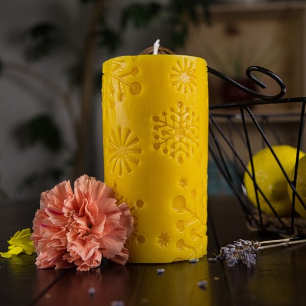 Snow Flake Beeswax Pillar