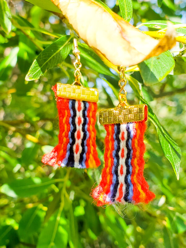 Métis L'Assomption Sash Dangle Earrings - Handmade Alpaca Wool with Infinity Symbol - Hypoallergenic