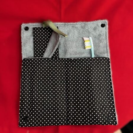 Etui pour brosse à dents et dentifrice