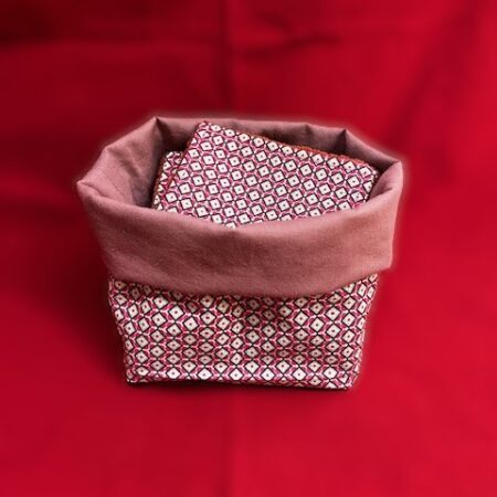 Panier réversible et 8 lingettes (débarbouillettes) assorties
