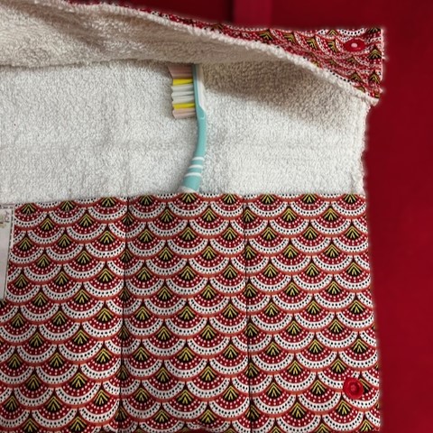 Etui pour brosse à dents et dentifrice