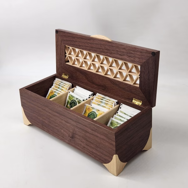 Walnut Tea Box with Kumiko Pattern on the Lid with 4 compartments.