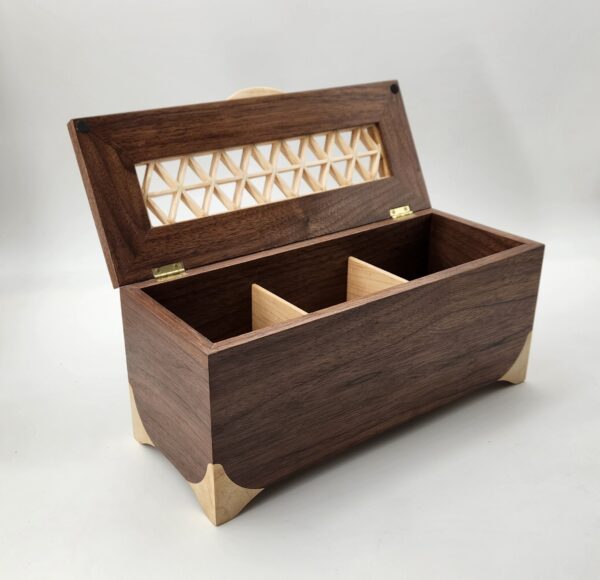 Walnut Tea Box with Kumiko Pattern on the Lid with 4 compartments.