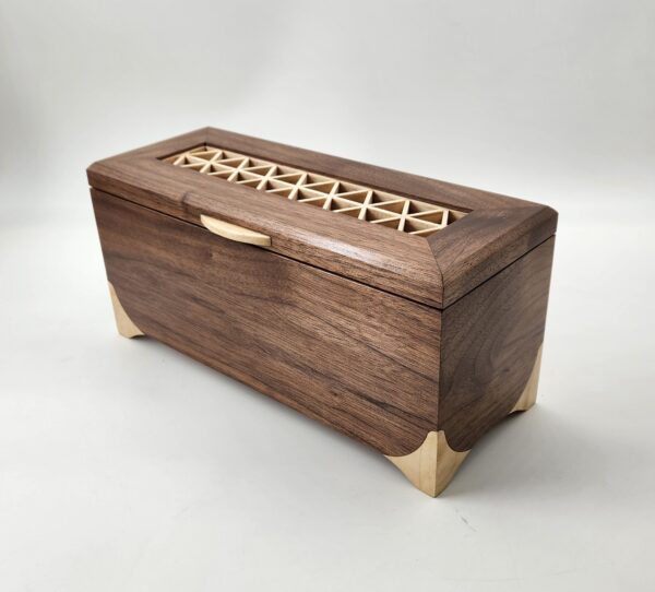 Walnut Tea Box with Kumiko Pattern on the Lid with 4 compartments.