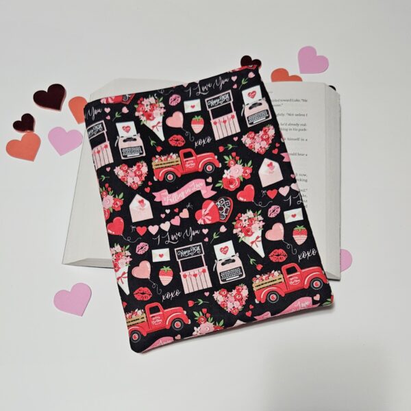 'Falling in Love' Book Sleeve for book lovers