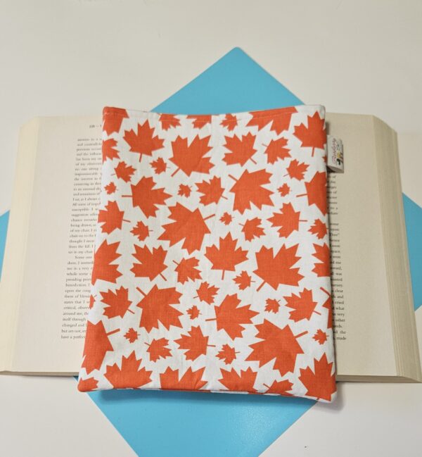 Canadian Maple Leaf Book sleeve for book lovers