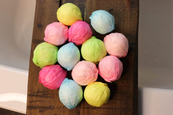 Baby Shower Bath Bomb Favors – Custom Small Bath Bombs (65g) – 12 Scents, Soft Tissue Wrap, Personalized Labels, Vegan & Eco-Friendly