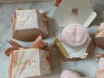 Custom Baby Girl Shower Soap Favors / Savons Personnalisés pour un Baby Shower de Fille