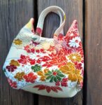 Kimono Cat-shaped Pouch made of Japanese vintage kimono fabric tiny bags with snap buttons antique kimono upcycling