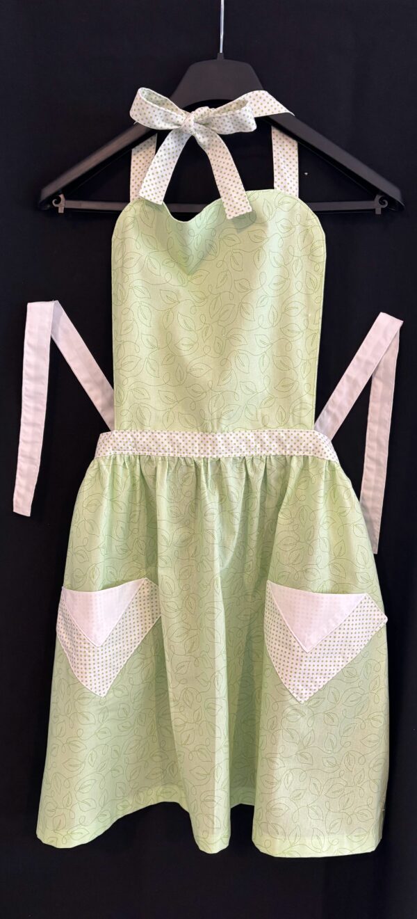 Dots and Leaves Apron