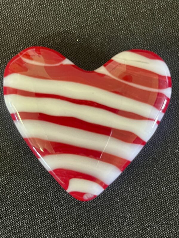 Medium glass pocket heart