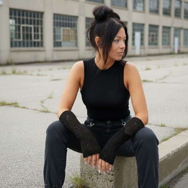Black Knitted Fingerless Lace Armwarmer