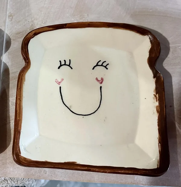 Toast Plate Wink