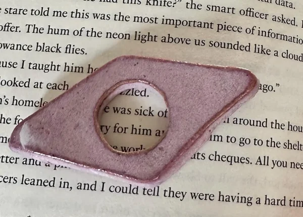 book thumb holder