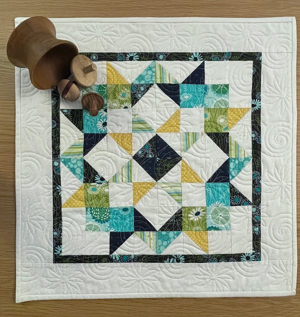 Quilted Star Burst Table Topper