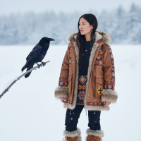 girl with raven