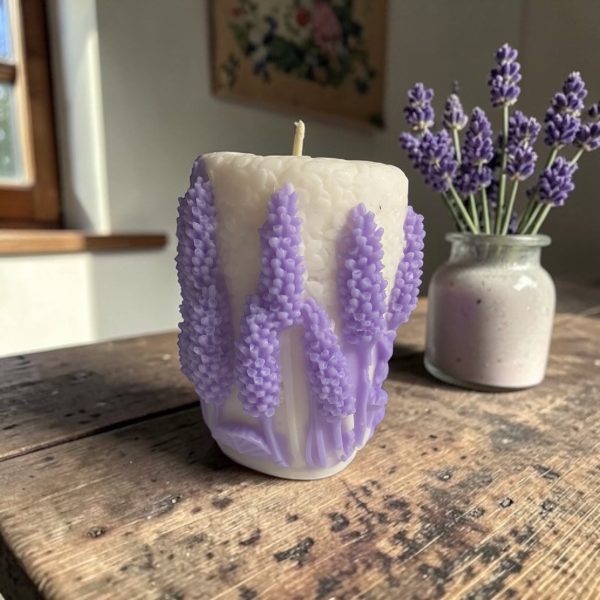 Hand-Poured Coconut Soy Mothes Day Lavender Crème Candle, Vanilla Floral Scent