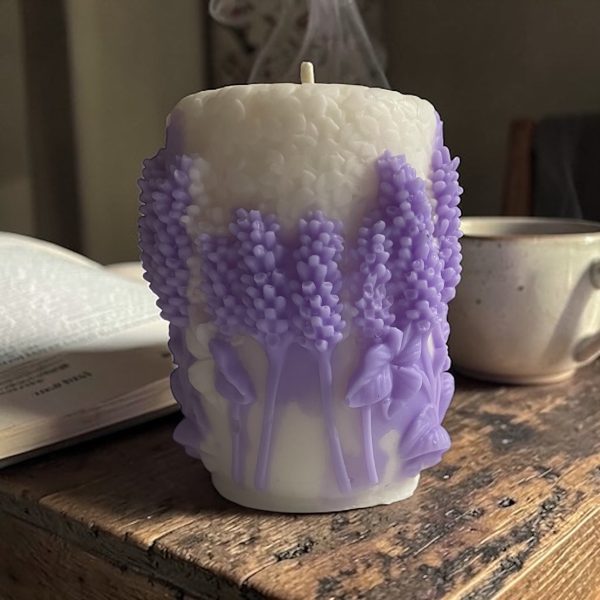 Hand-Poured Coconut Soy Mothes Day Lavender Crème Candle, Vanilla Floral Scent