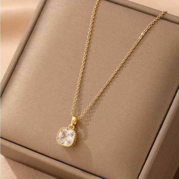 18k Gold Plated Cushion-Cut Cubic Zirconia Solitaire Pendant Necklace | Diamond-Look
