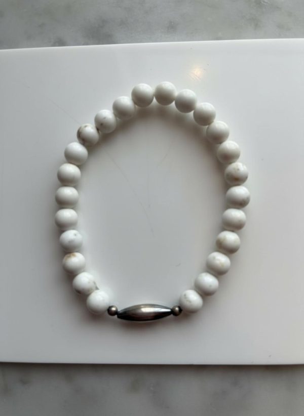 Magnesite & Navajo Pearl Stretch Bracelet — Oxidised Sterling Silver Centerpiece