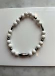 White Magnesite Stretch Bracelet — Mixed-Size Navajo Pearls & Centerpiece